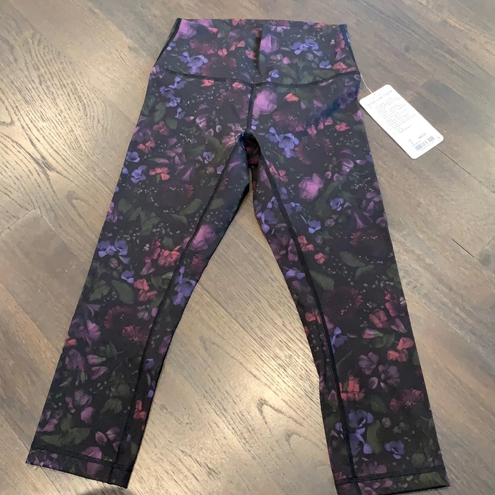 RARE Lululemon Wunder Under Crop NWT 6
